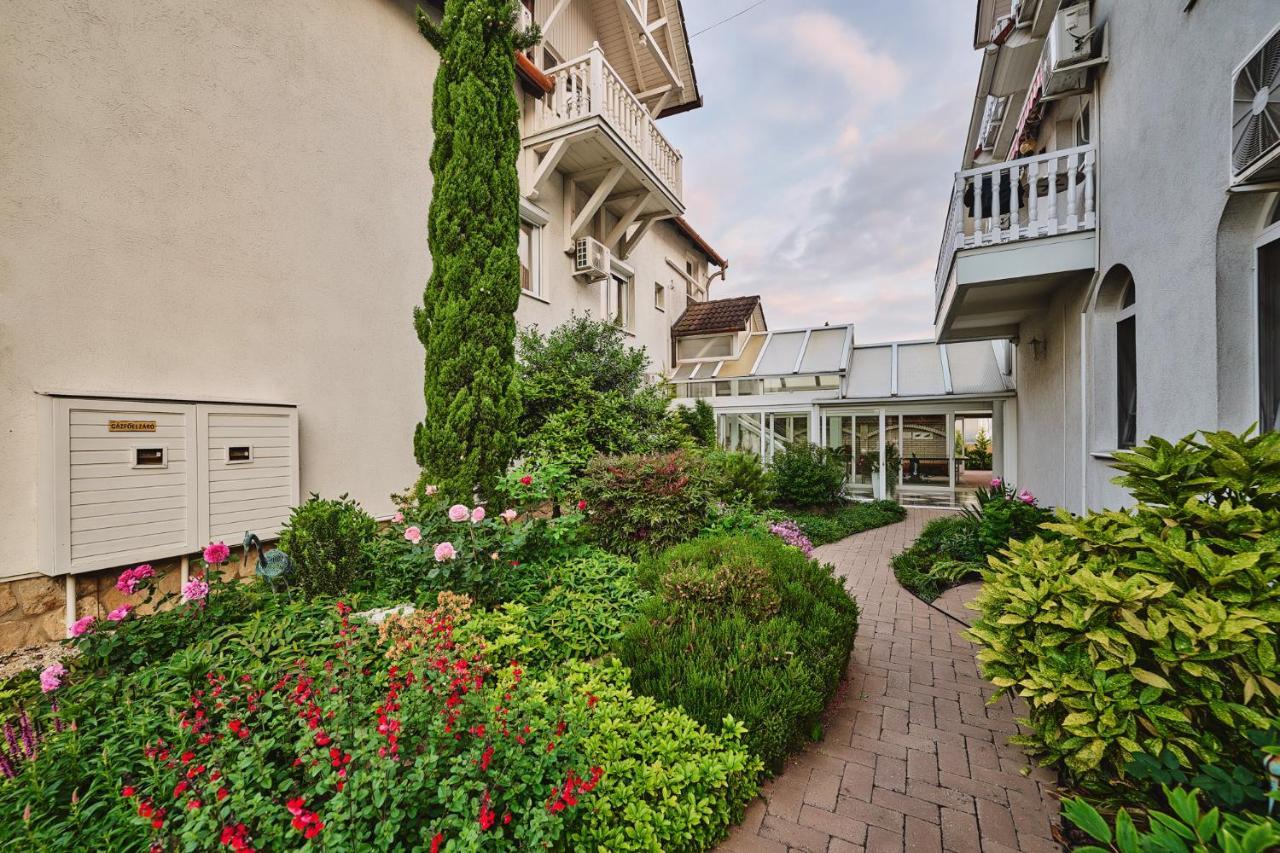 Hotel Tokajer Wellness Panzió Keszthely Exterior foto