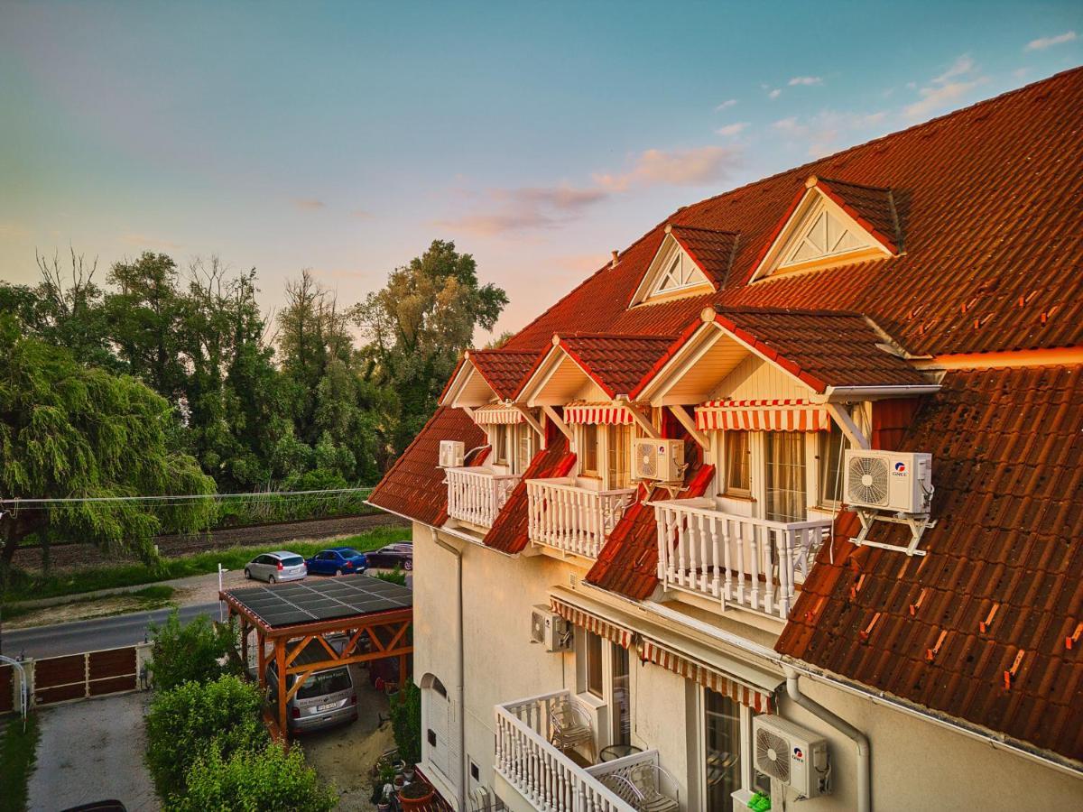 Hotel Tokajer Wellness Panzió Keszthely Exterior foto