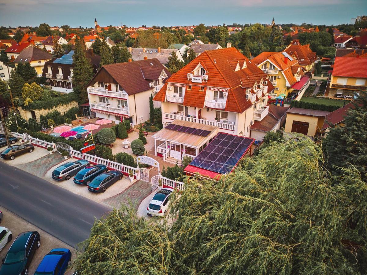 Hotel Tokajer Wellness Panzió Keszthely Exterior foto