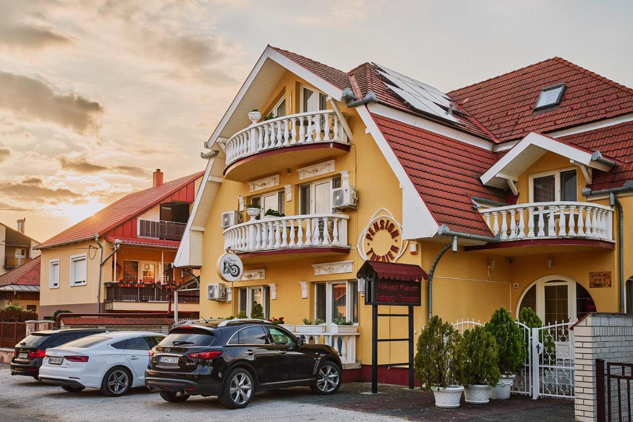 Hotel Tokajer Wellness Panzió Keszthely Exterior foto